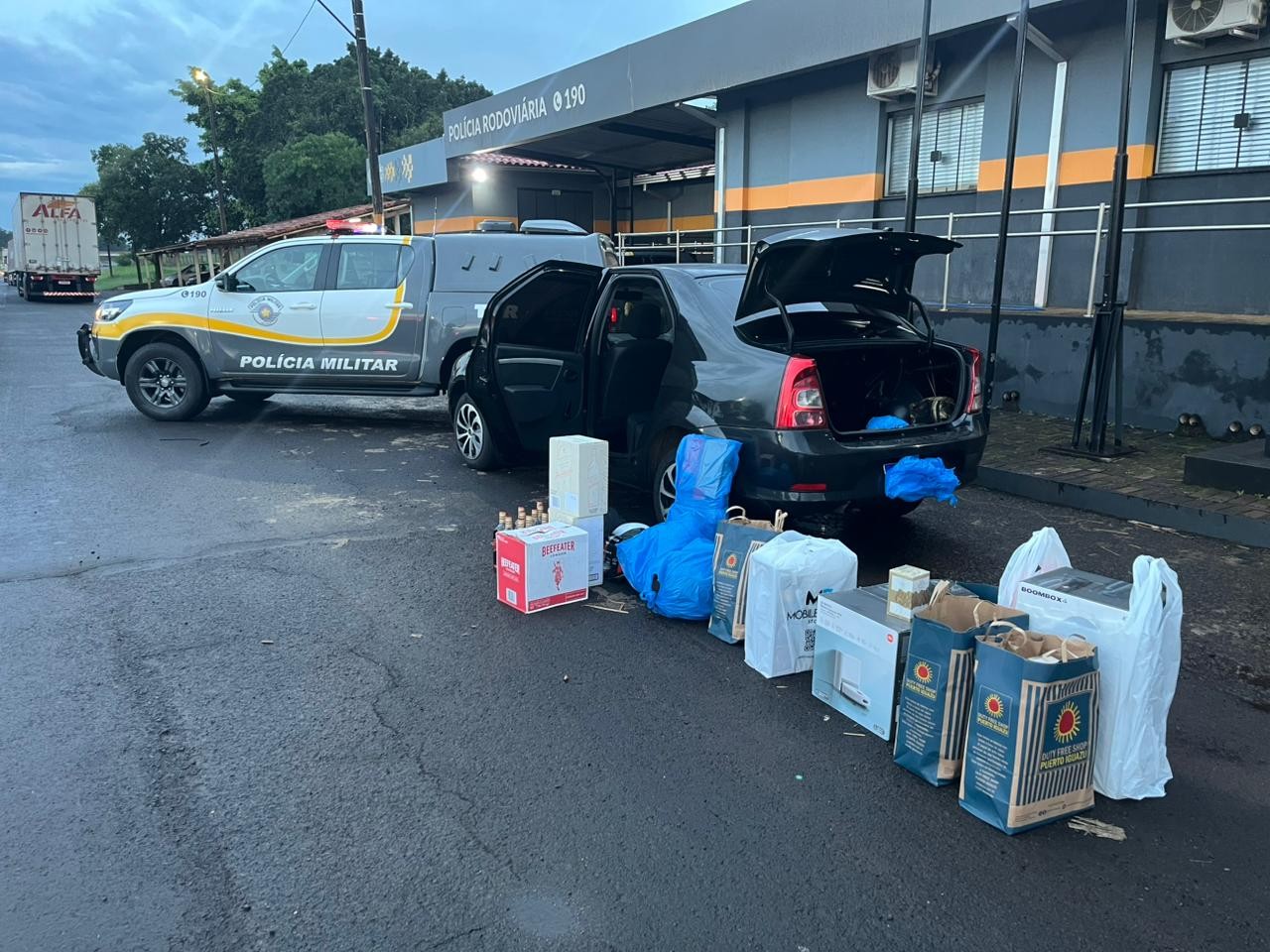 Produtos para emagrecimento e mercadorias contrabandeadas são apreendidos em operações da polícia no interior de SP