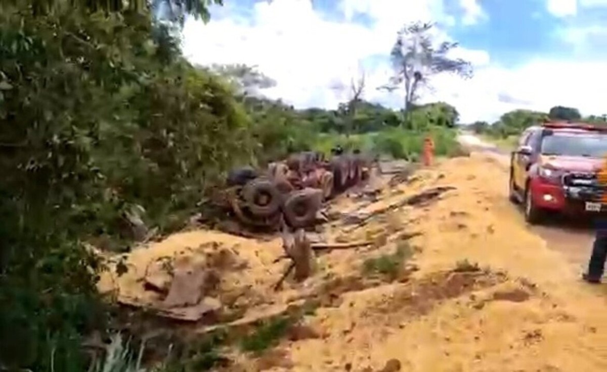 Motorista Sobrevive Após Caminhão Se Partir Ao Meio Em Acidente Na Br 158 Em Caiapônia