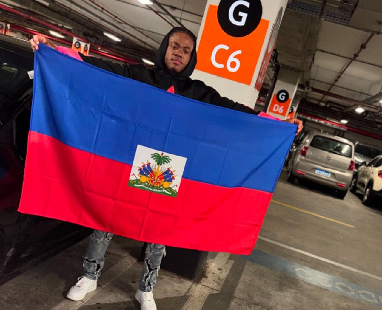 Coração dividido: Haitiano em Bauru celebra duelo histórico entre pátrias na Copa