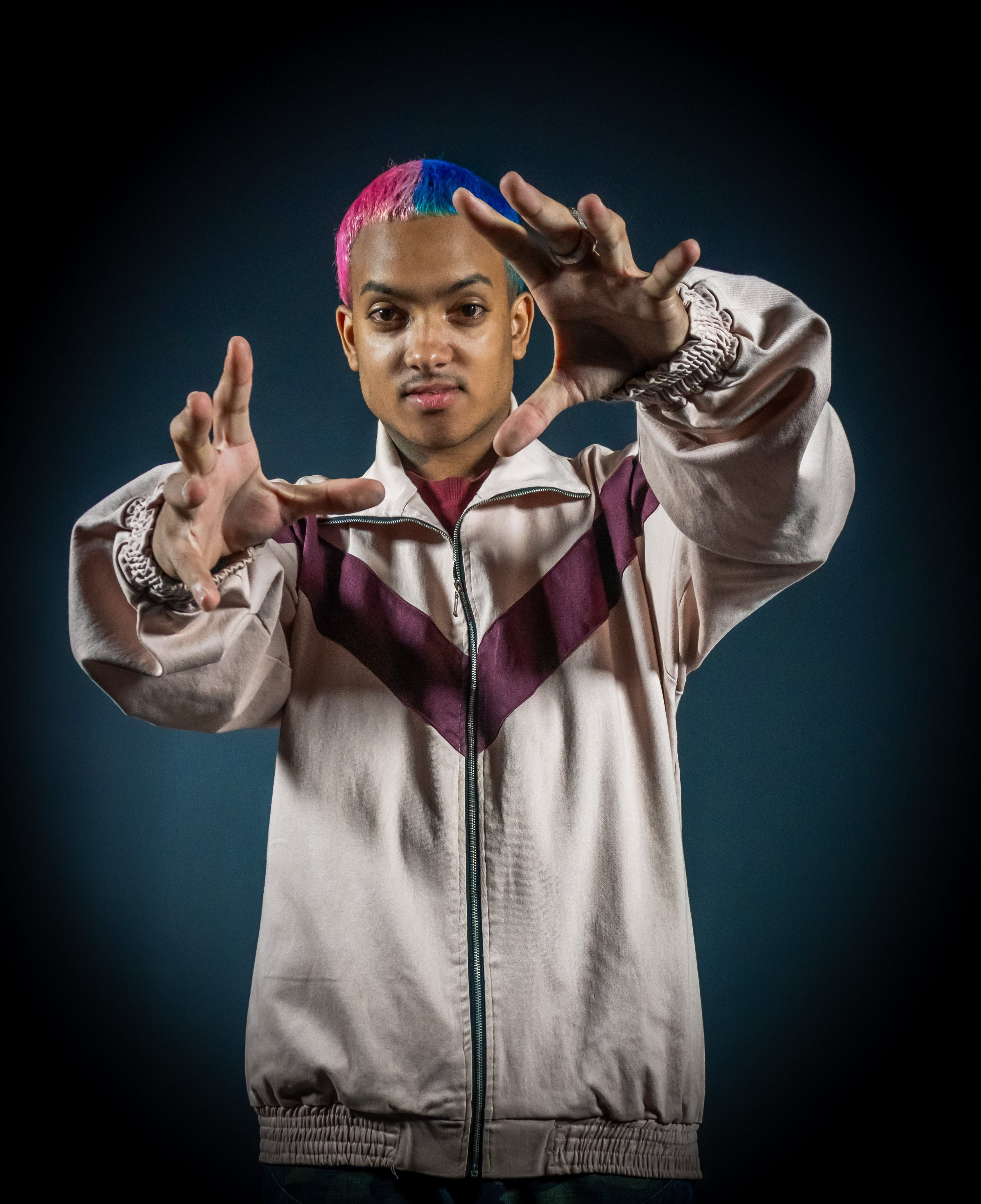 MC Brinquedo é preso por 'desobediência' ao pilotar e cair de moto sem habilitação em SP