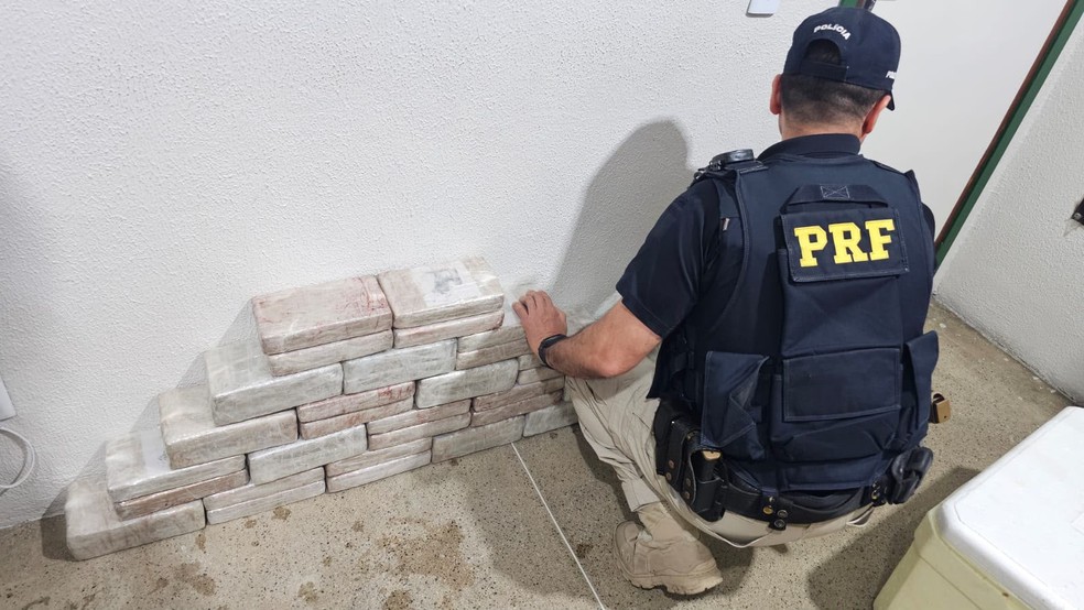PRF encontra cocaína em caixas que transportavam açaí no Ceará. — Foto: Divulgação