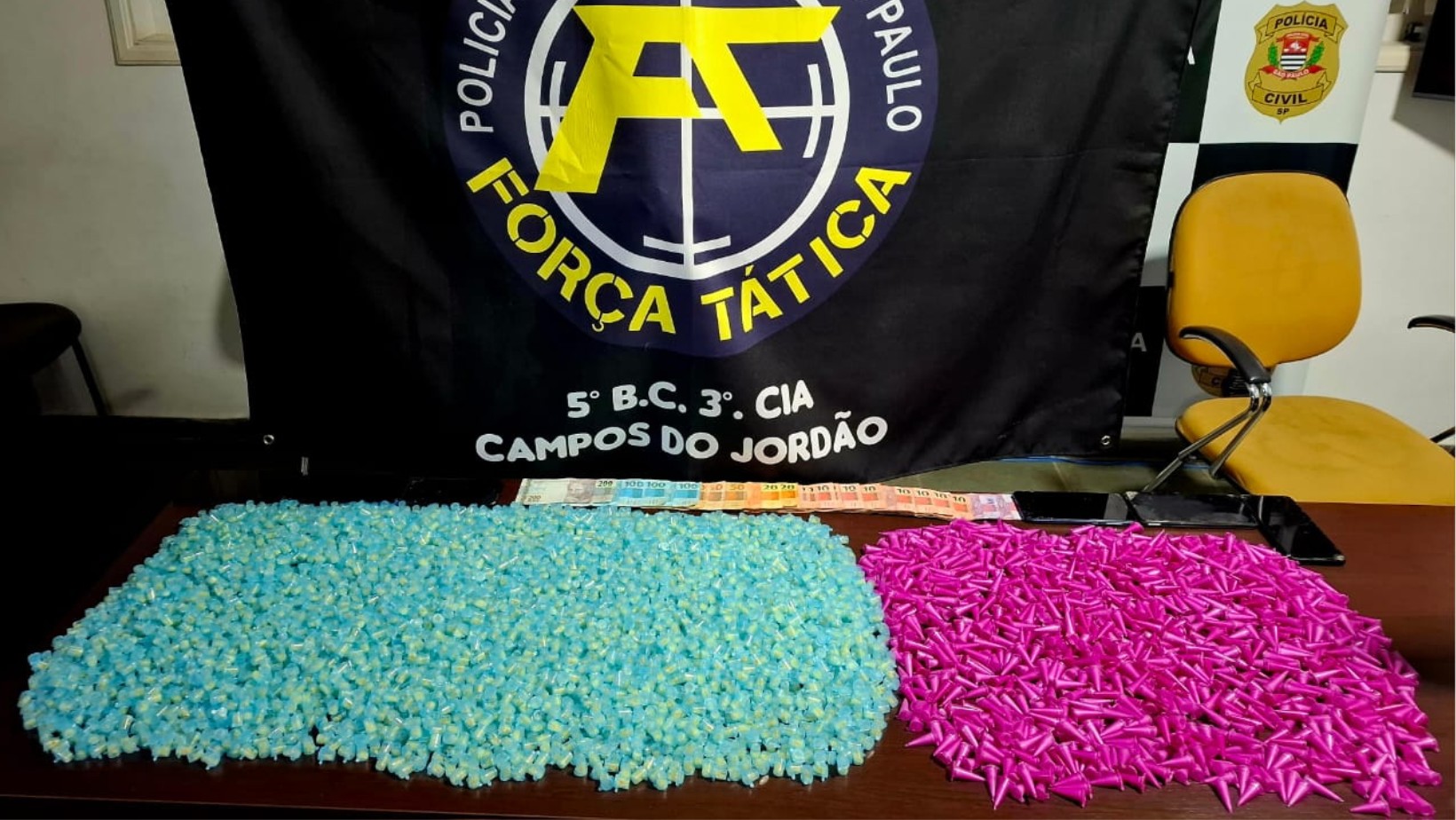 Polícia apreende quase 5 mil porções de drogas e detém cinco suspeitos em Campos do Jordão, SP