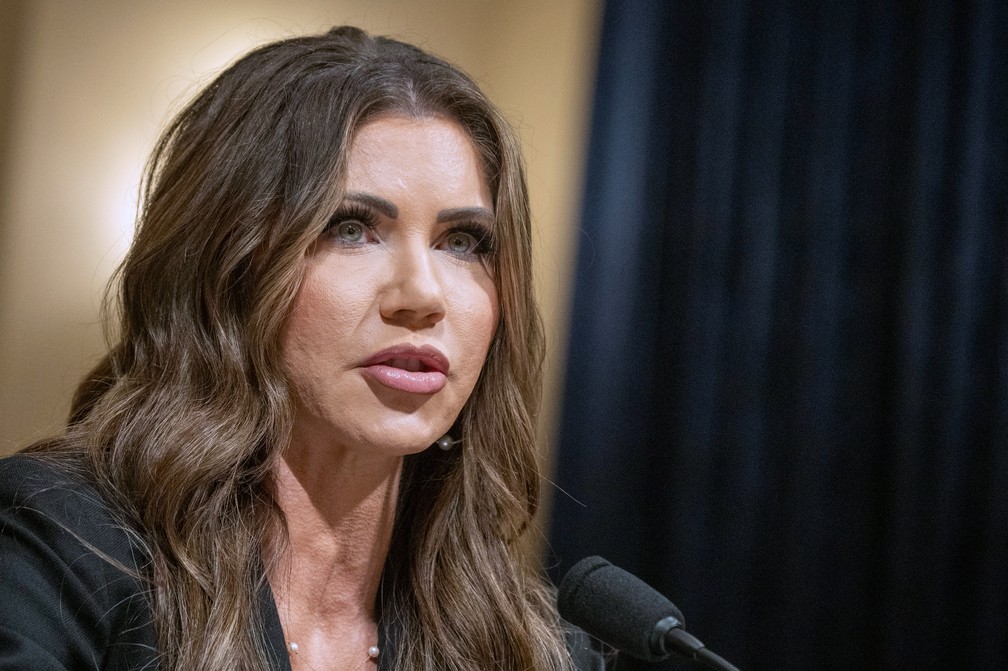 Kristi Noem, chefe do Departamento de Segurança Interna dos EUa — Foto: g1