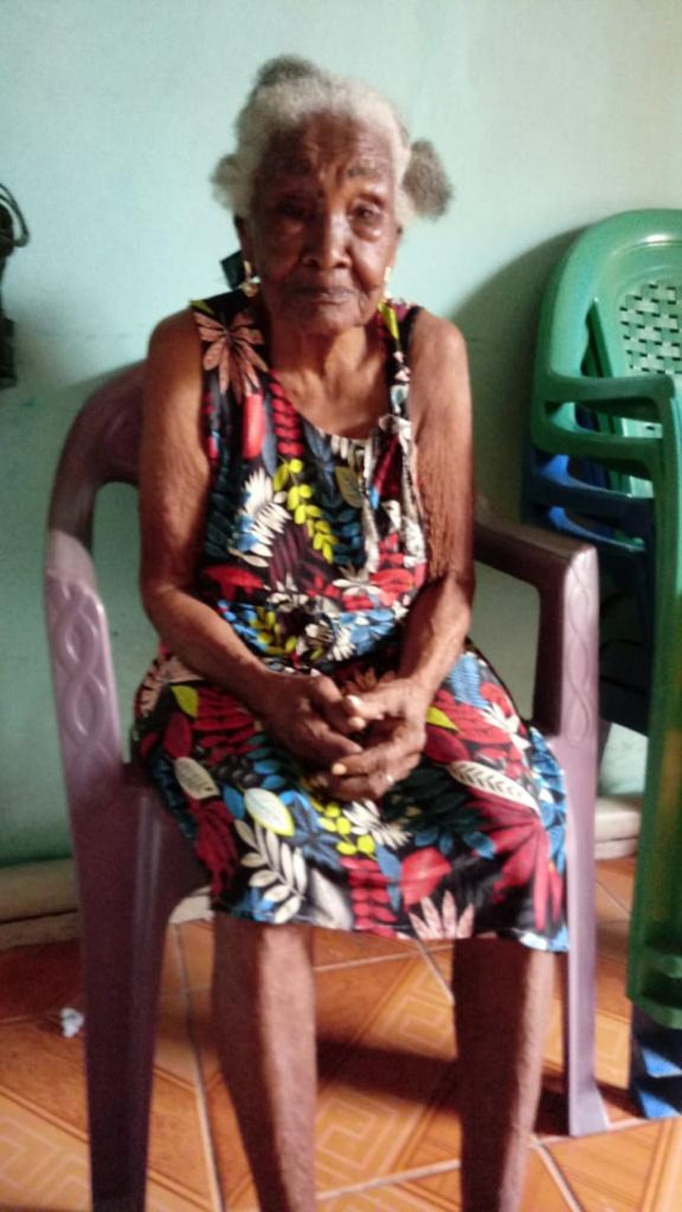 Teodora Alcântara se recupera fisicamente na casa da neta, após visitar órgãos para saber o motivo de terem desativado benefício — Foto: Arquivo Pessoal