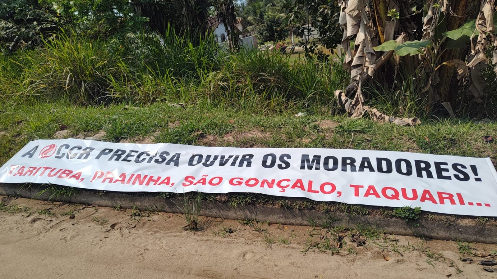 Manifestação interdita trecho da Rio-Santos, em Paraty