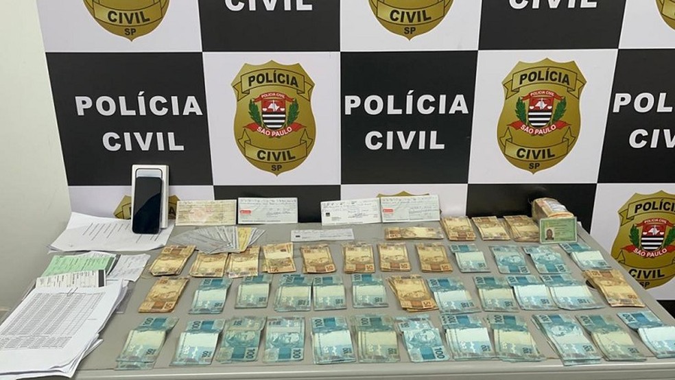 Polícia apreendeu R$ 75 mil durante operação na Grande SP — Foto: Divulgação/SSP