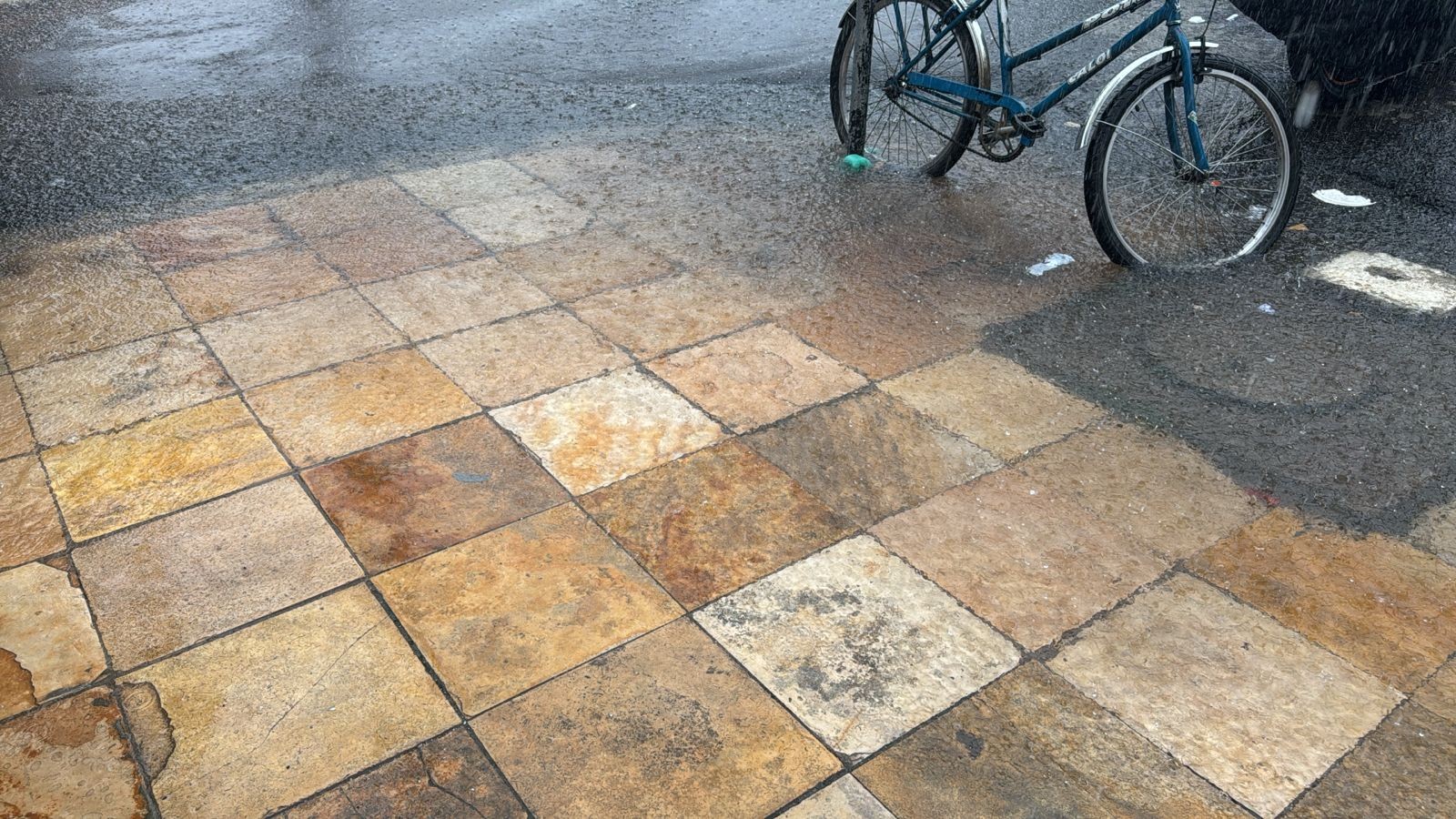 Defesa Civil emite alerta para chuva com alagamentos e maré alta em Belém