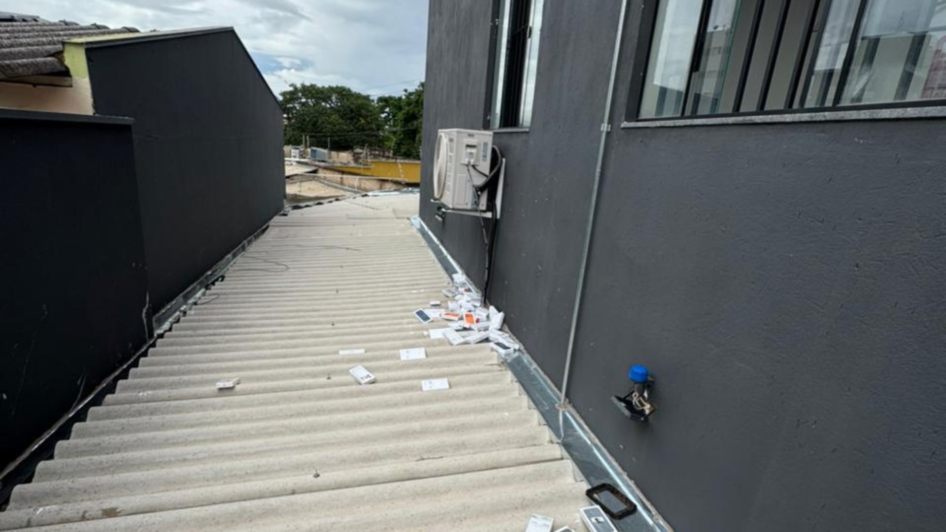 Empresários arremessam iPhones pela janela para evitar apreensão pela PF em Uberlândia