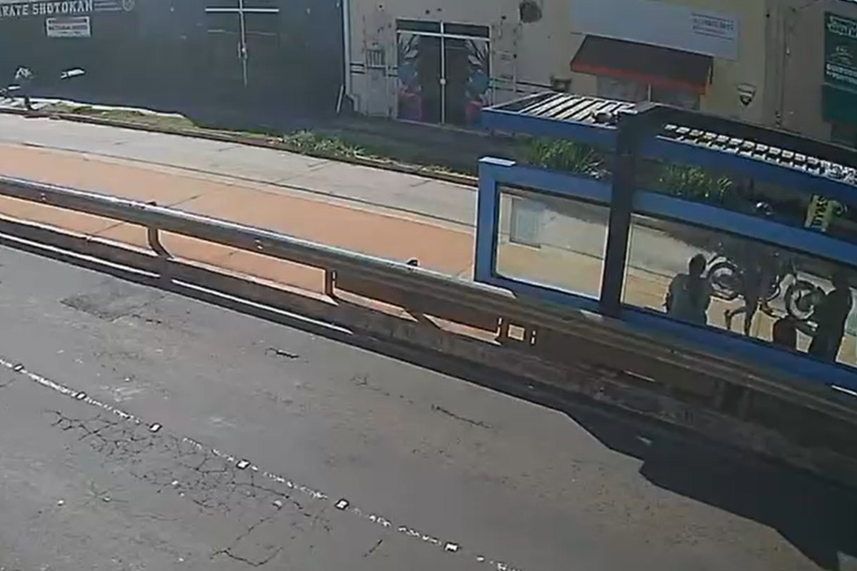 Mulheres são assaltadas em ponto de ônibus em Campo Grande; veja VÍDEO