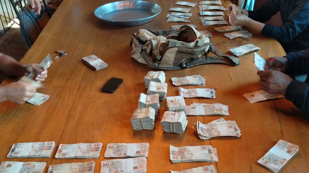 Casarão de alto padrão em cidade histórica no interior de MG é alvo de operação que investiga piloto