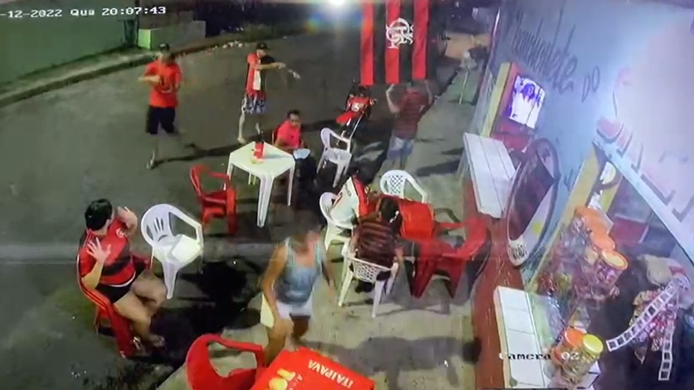 VÍDEO: ataque criminoso em partida de futebol foi transmitido ao vivo em  Manaus