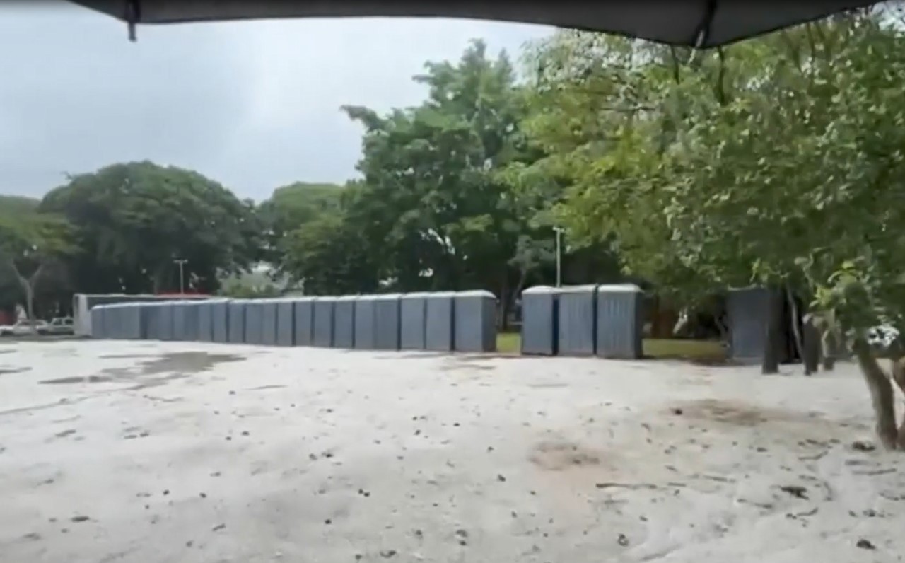 Quatro dias após pós-Carnaval, banheiros químicos seguem no Ibirapuera
