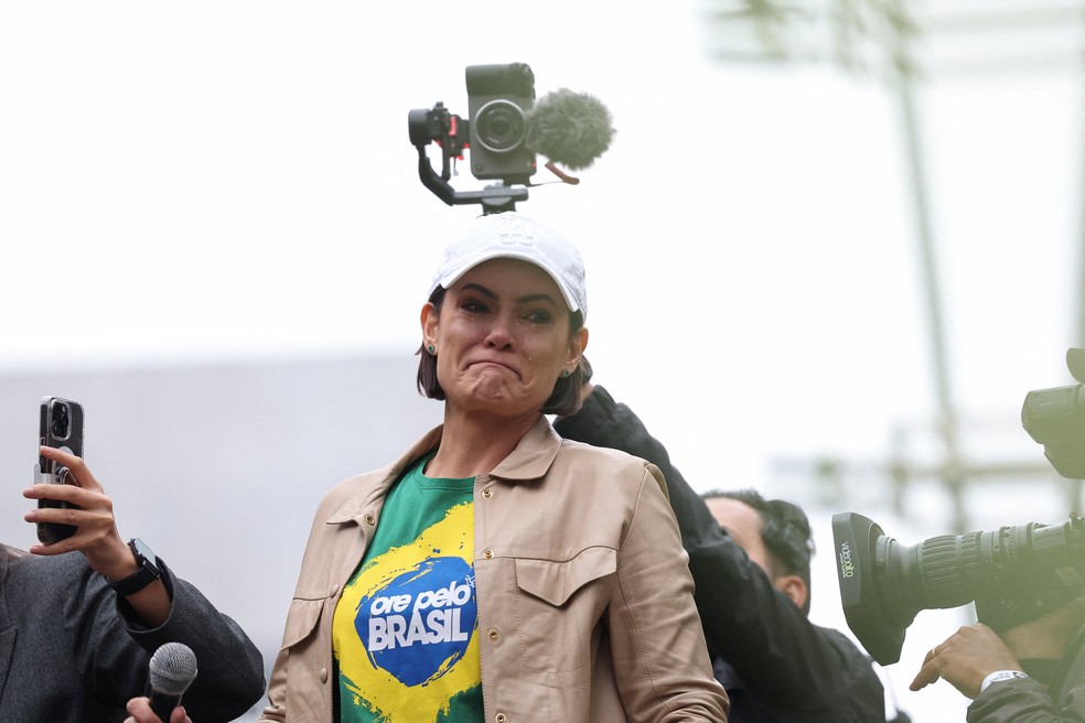 Ex-primeira-dama Michelle Bolsonaro discursa em ato na avenida Paulista, em São Paulo, no 7 de Setembro — Foto: Reuters/Amanda Perobelli