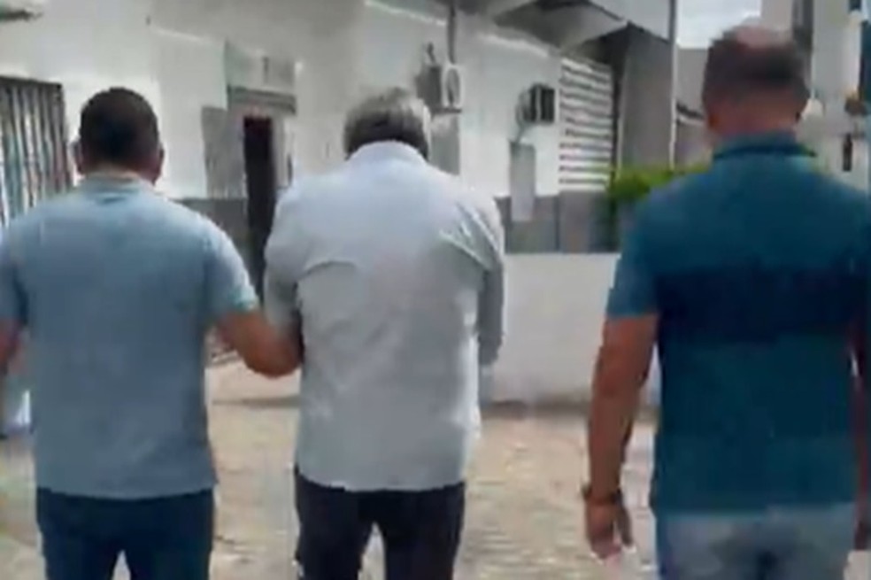 Homem é preso após ser condenado por desvio de R$ 2 milhões do INSS — Foto: TV Cabo Branco/Reprodução