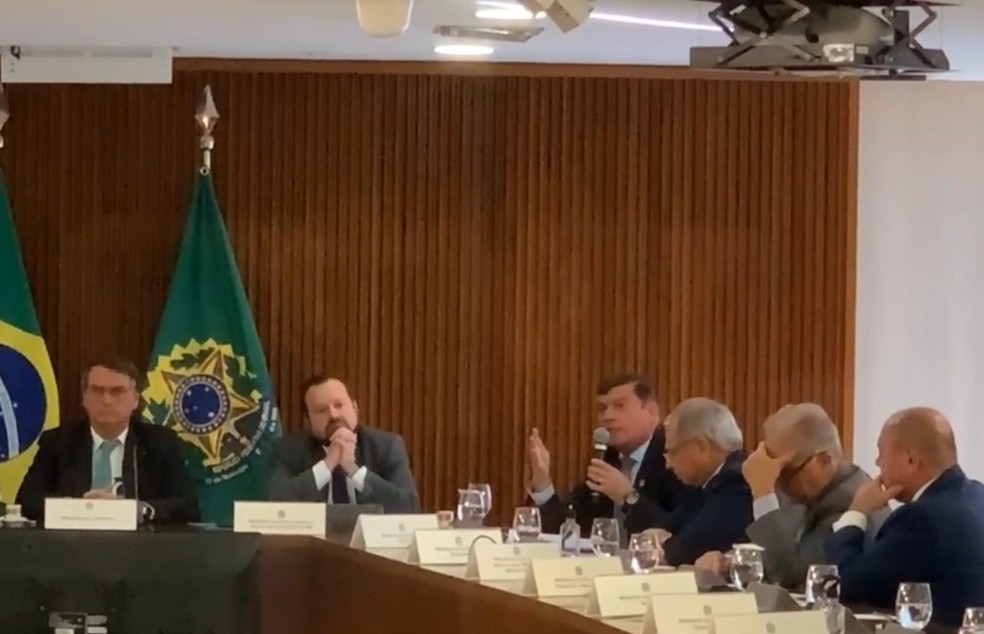 Em reunião, ministro da Defesa de Bolsonaro disse que se reunia com  comandantes para discutir eleições e reeleger Bolsonaro - Blog Alyson  Nascimento