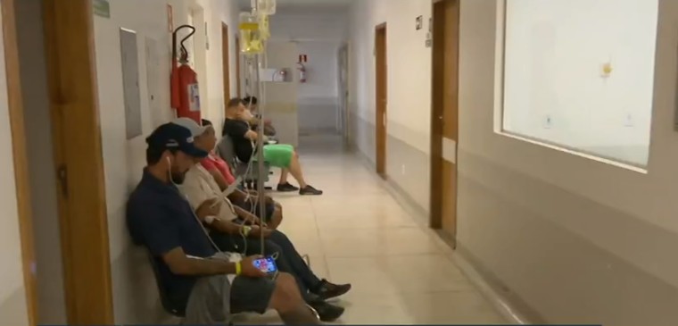 Campo Mourão decreta estado de calamidade por dengue; UPA tem pacientes até no corredor