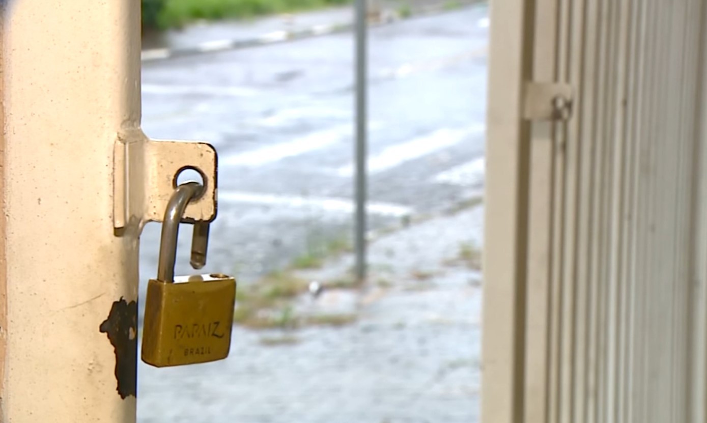 Casal de idosos é feito refém por assaltantes após ter casa invadida enquanto dormia em Campinas