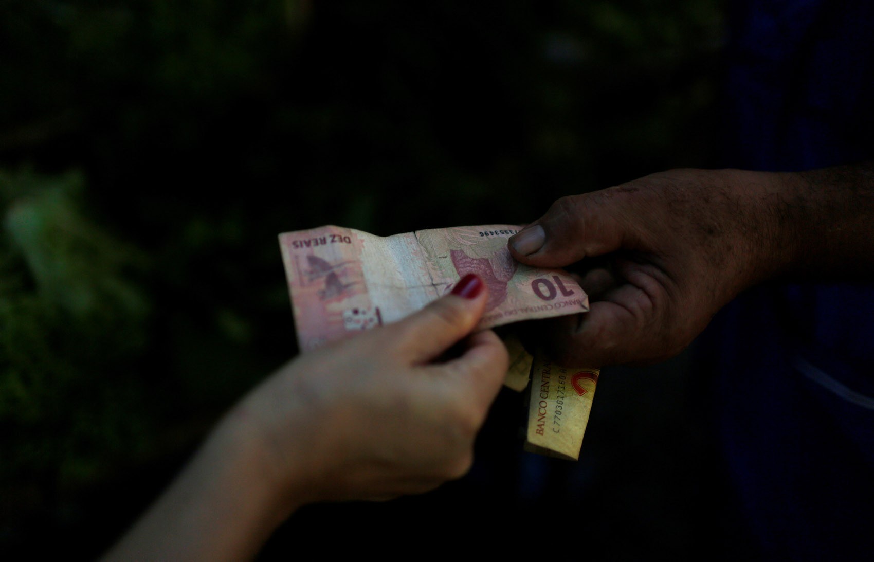 Casal de idosos que buscava imóvel para alugar é extorquido e mantido em cárcere privado por quase 20 dias em MG