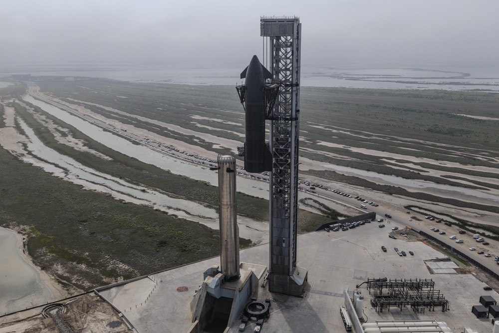 SpaceX adia voo da Starship devido a falha técnica na torre de lançamento no Texas