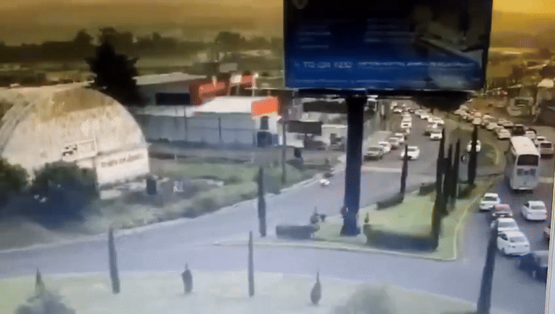 VÍDEO mostra acidente entre trem de carga e ônibus no México; 10 morreram