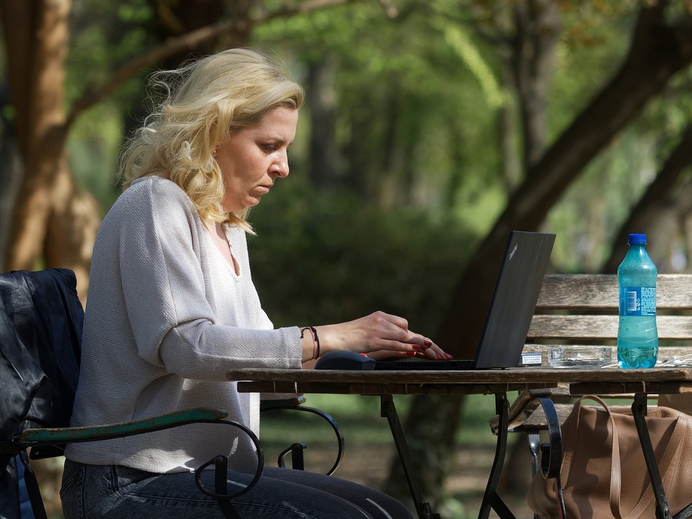 Mulheres ganham 21,3% menos que homens, mesmo com alta do emprego — Foto: Surprising Snapshots para Pixabay