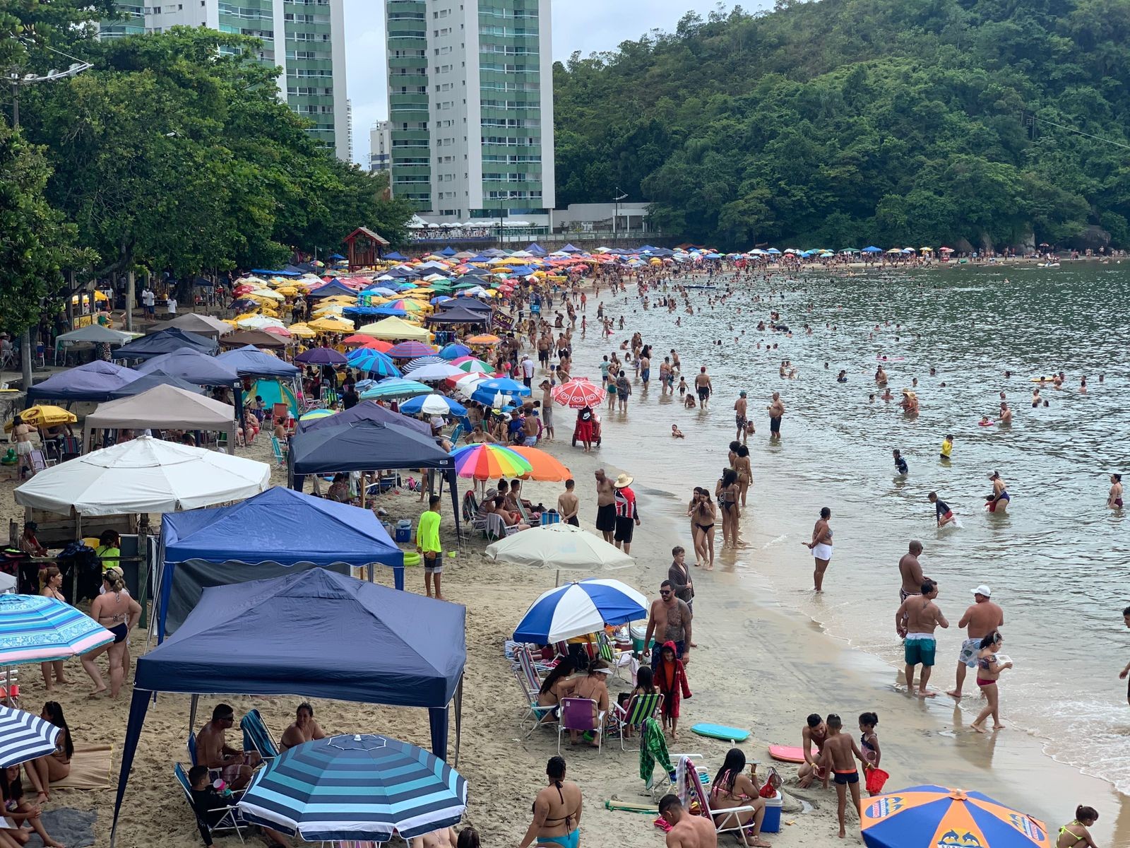 Litoral de SP tem 90 praias impróprias para banho neste fim de semana; veja a lista