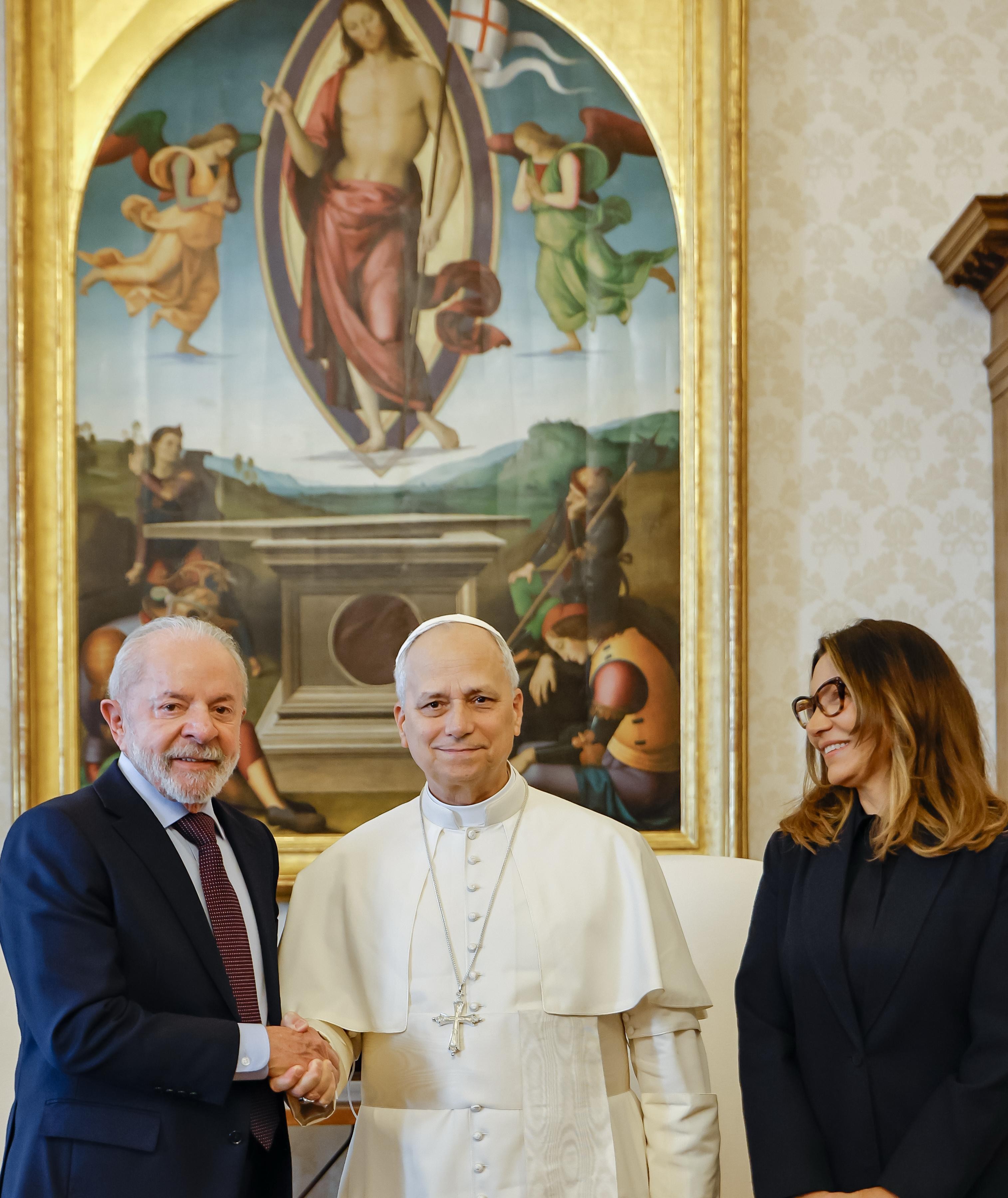 Oposição quer derrubar decreto que amplia acesso de Janja a recursos no governo; Gleisi rebate: 'nada de errado'