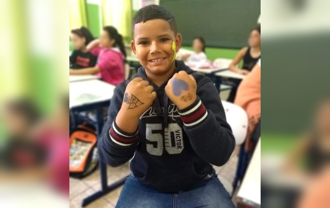 Morre jovem que fraturou coluna ao cair em rede de esgoto enquanto andava de bicicleta no interior de SP