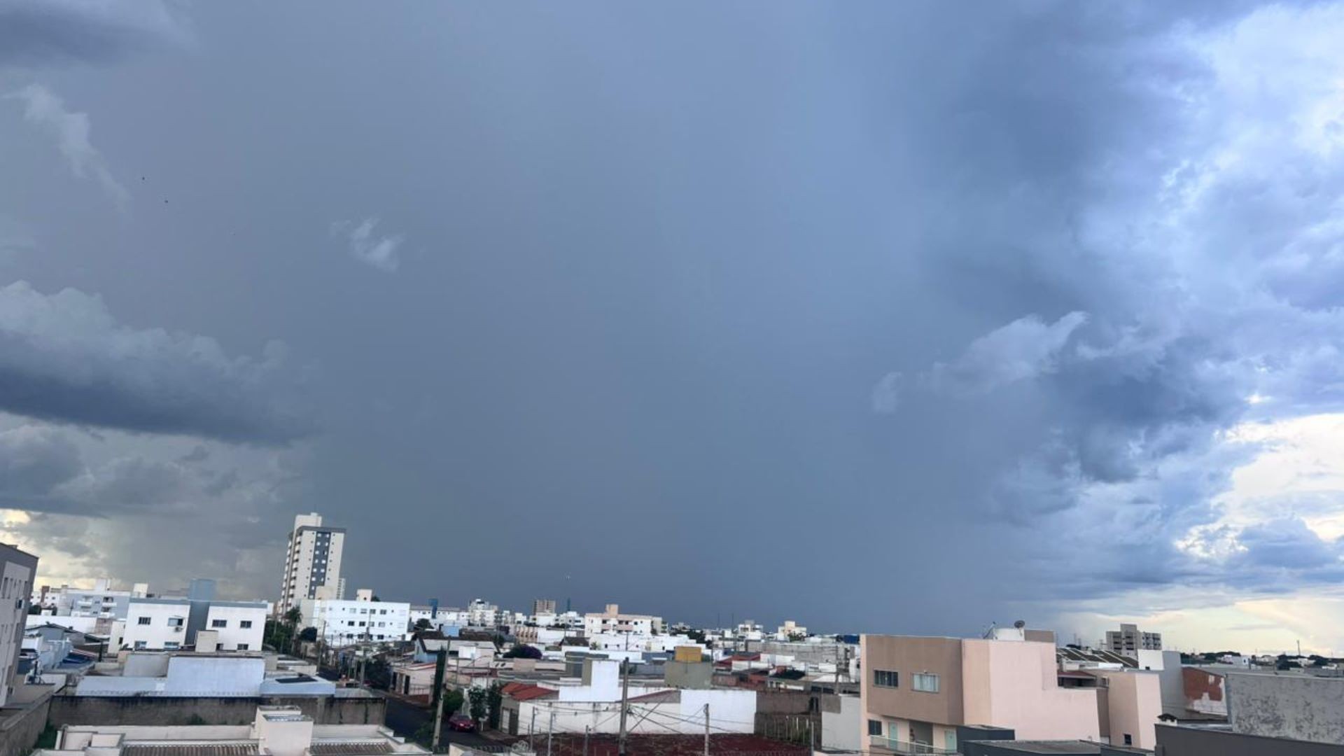 Volume de chuvas em abril supera 170% da média e encerra período chuvoso com recordes em Uberlândia e região