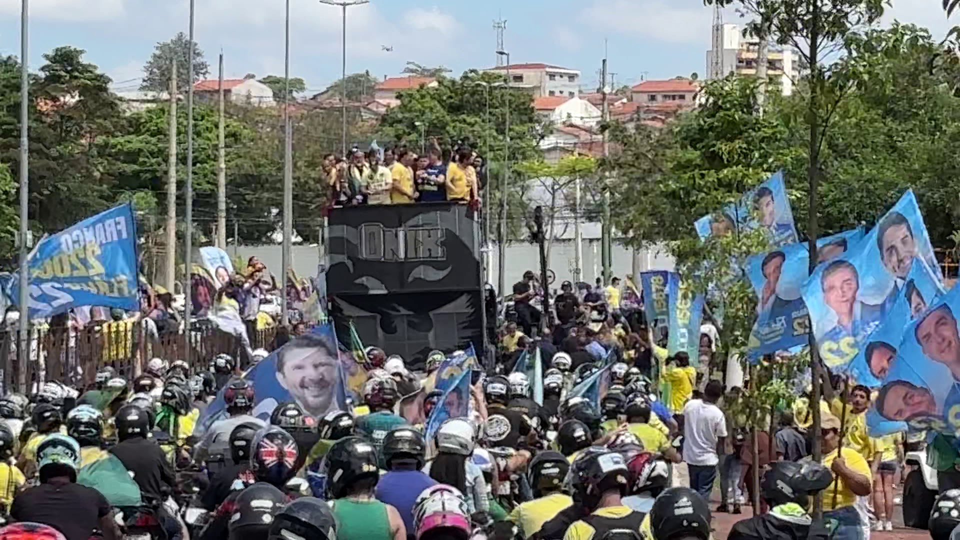 Flávio Bolsonaro diz que STF tem que deixar de ser 'delegacia' e que ministros atuam como 'agentes políticos do Lula'