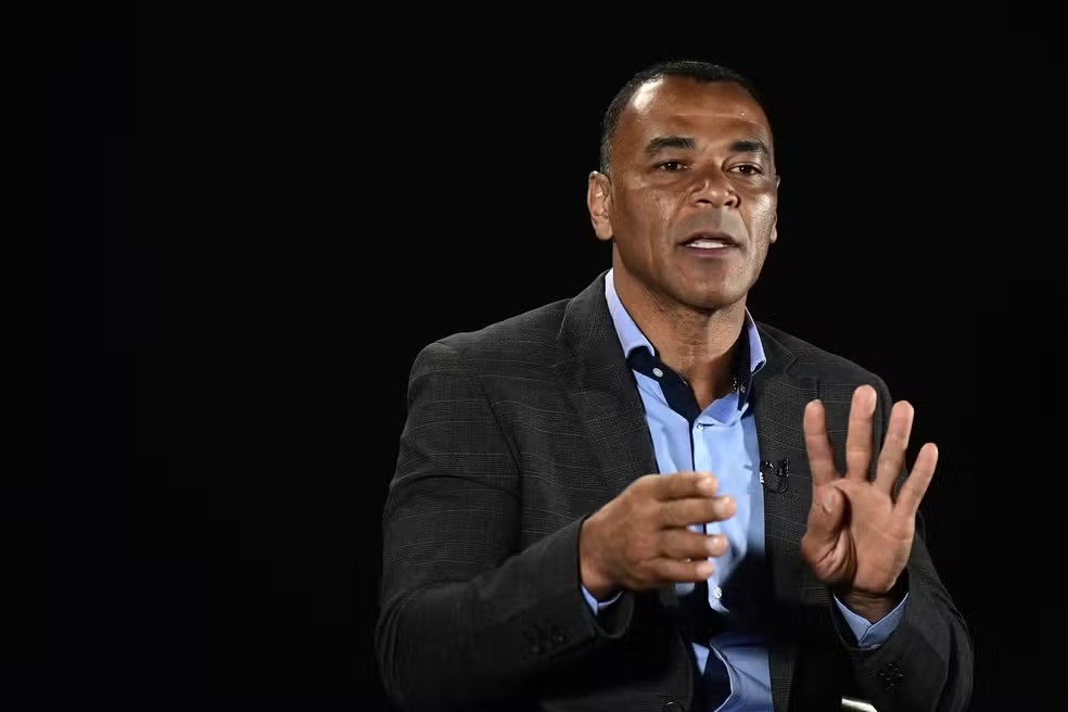 'Rumo ao Hexa!': Cafu vai anunciar os gols do Brasil nos trens do Metrô de SP