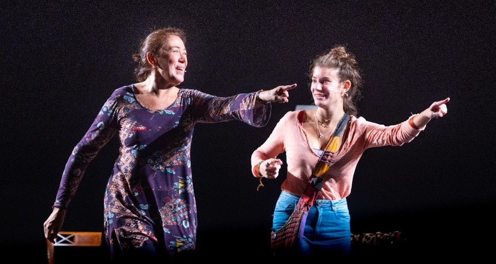 Giulia Bertolli e Lilia Cabral em A LISTA — Foto: Divulgação: Ricardo Brajterman