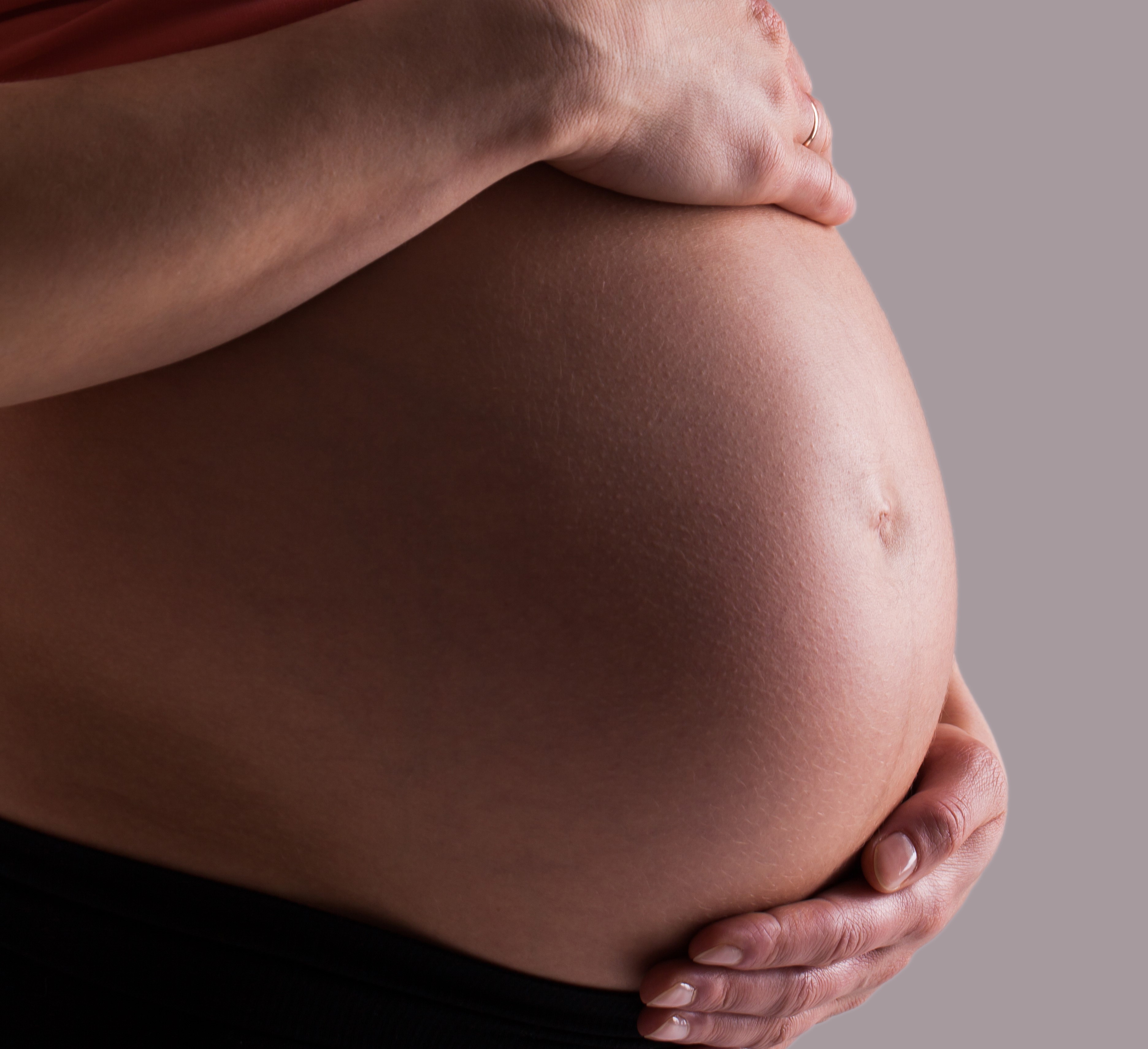 Mulheres estão se tornando mães cada vez mais tarde no estado de SP; idade média materna passou para 29,1 anos