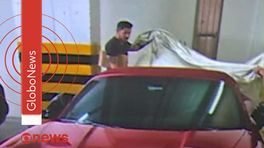 Carro apreendido na casa do filho do 'Careca do INSS' pertencia a esposa de ministro do TCU - Em nota, ministro diz que veículo foi vendido em março, em negociação 'intermediada por terceiro' com total transparência. Lobista é considerado figura chave em esquema.