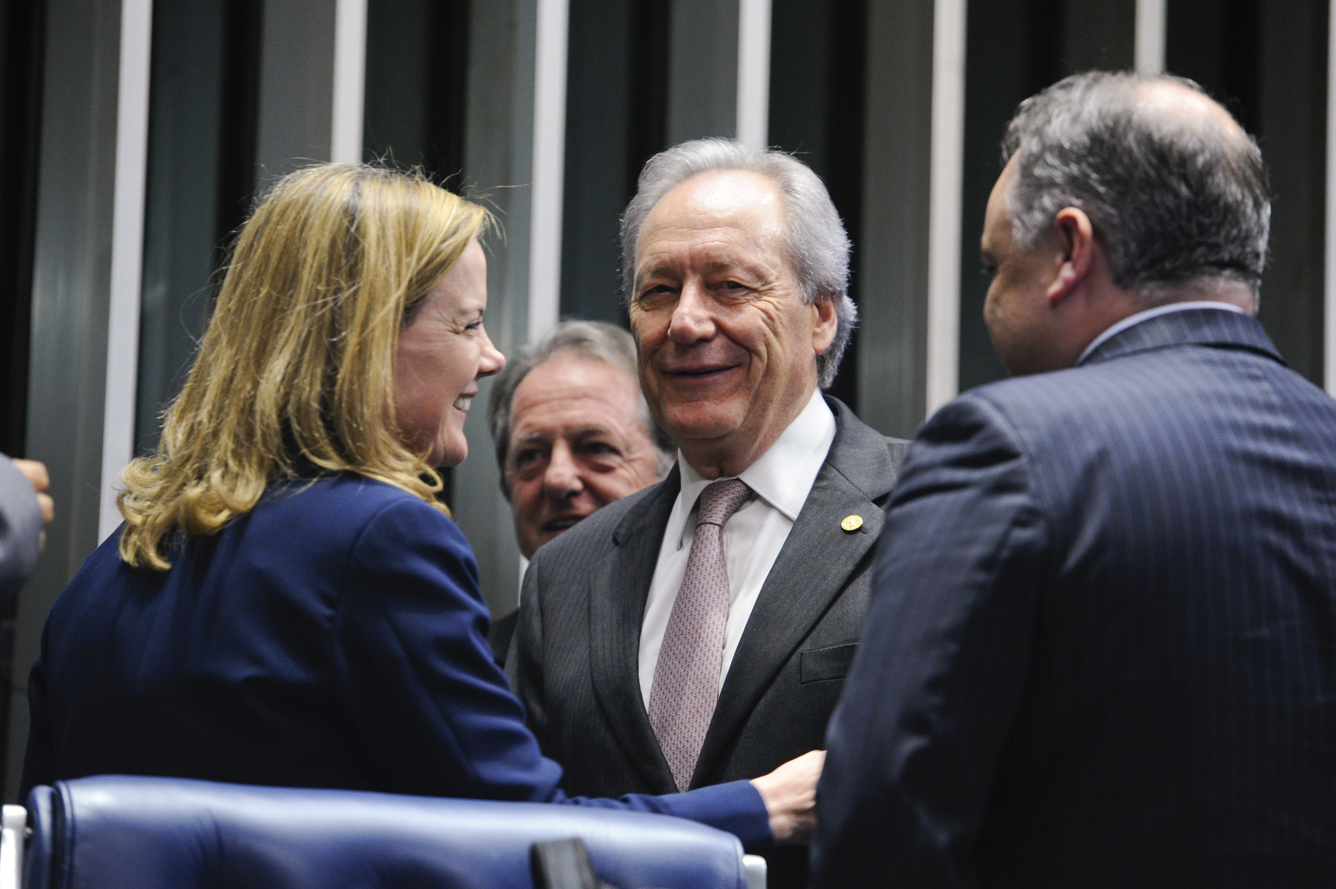 Gleisi Hoffmann diz que Ricardo Lewandowski avisou a Lula sobre contratos privados de consultoria