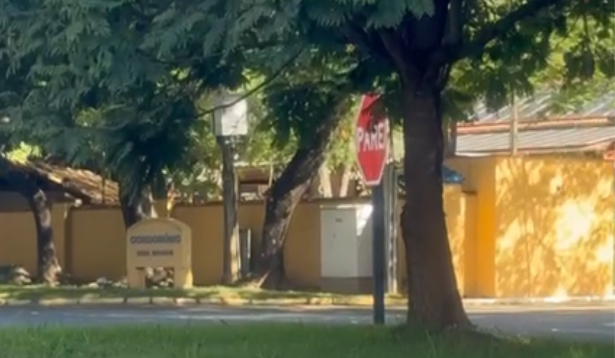 Criminosos armados invadem condomínio e fazem casal de idosos refém em Amparo