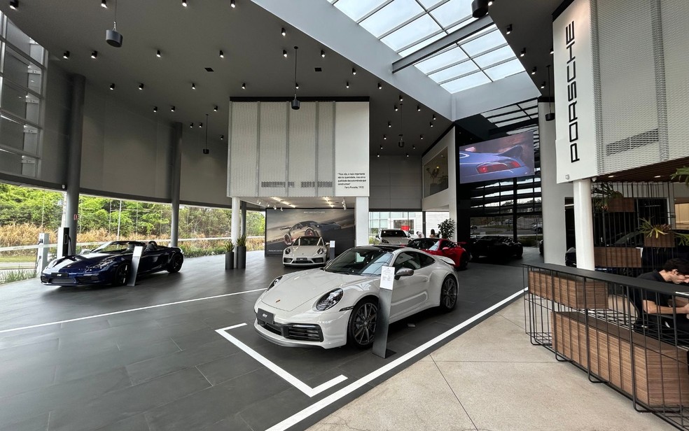 Loja que vende a marca Porsche em Goiânia, Goiás — Foto: Michel Gomes/g1 Goiás