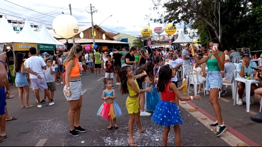 Bloco do Sapo movimenta Governador Valadares no Carnaval