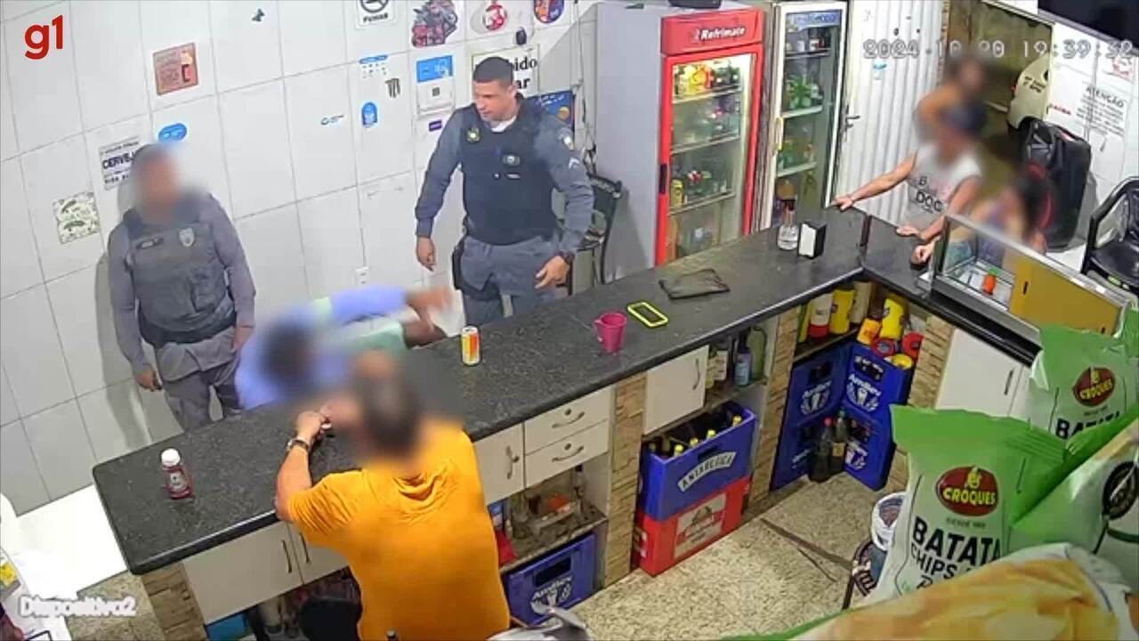 VÍDEO: Policial militar é flagrado dando tapas em homem em bar no ES; PM abre investigação