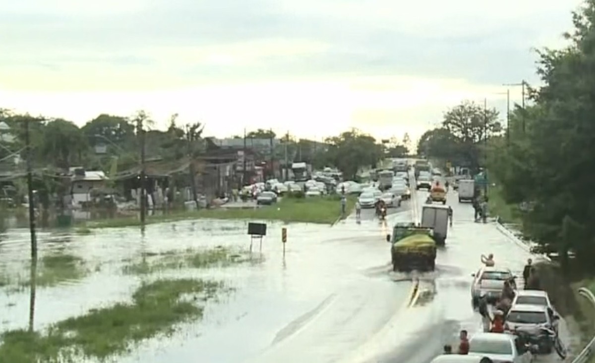 G1 - Chuva causa prejuízo aos moradores em Caraguá, no litoral norte de SP  - notícias em Vale do Paraíba e Região