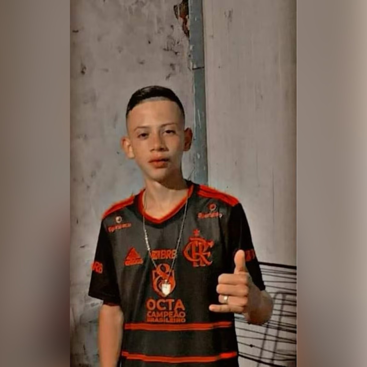 Dupla acusada pela morte de adolescente em frente de casa vai a júri popular no AC