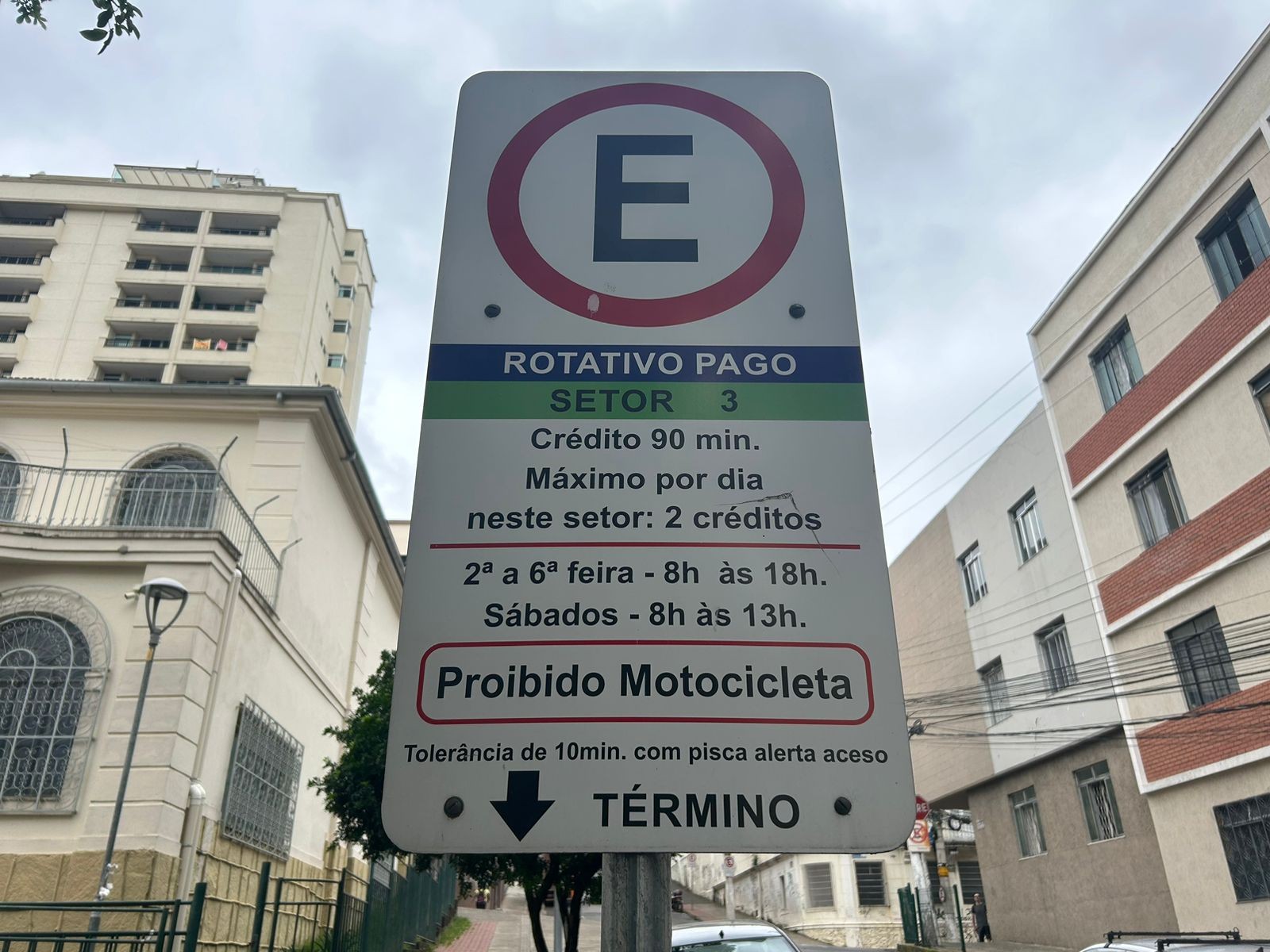 Justiça barra aplicação de multas por videomonitoramento no estacionamento rotativo de Juiz de Fora