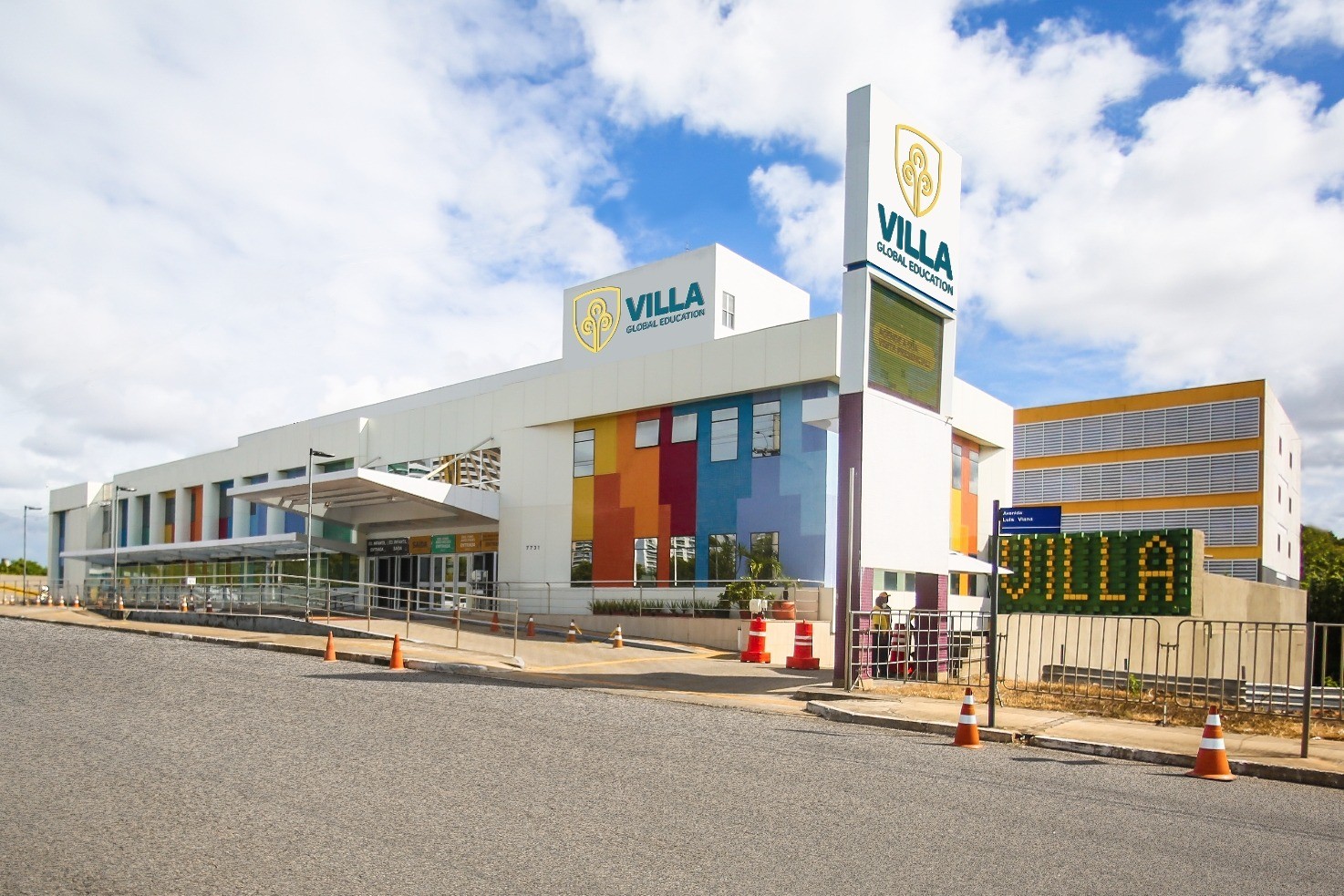 Colégio bilíngue oferece mais de 100 vagas de emprego em Salvador e unidades do litoral norte da Bahia