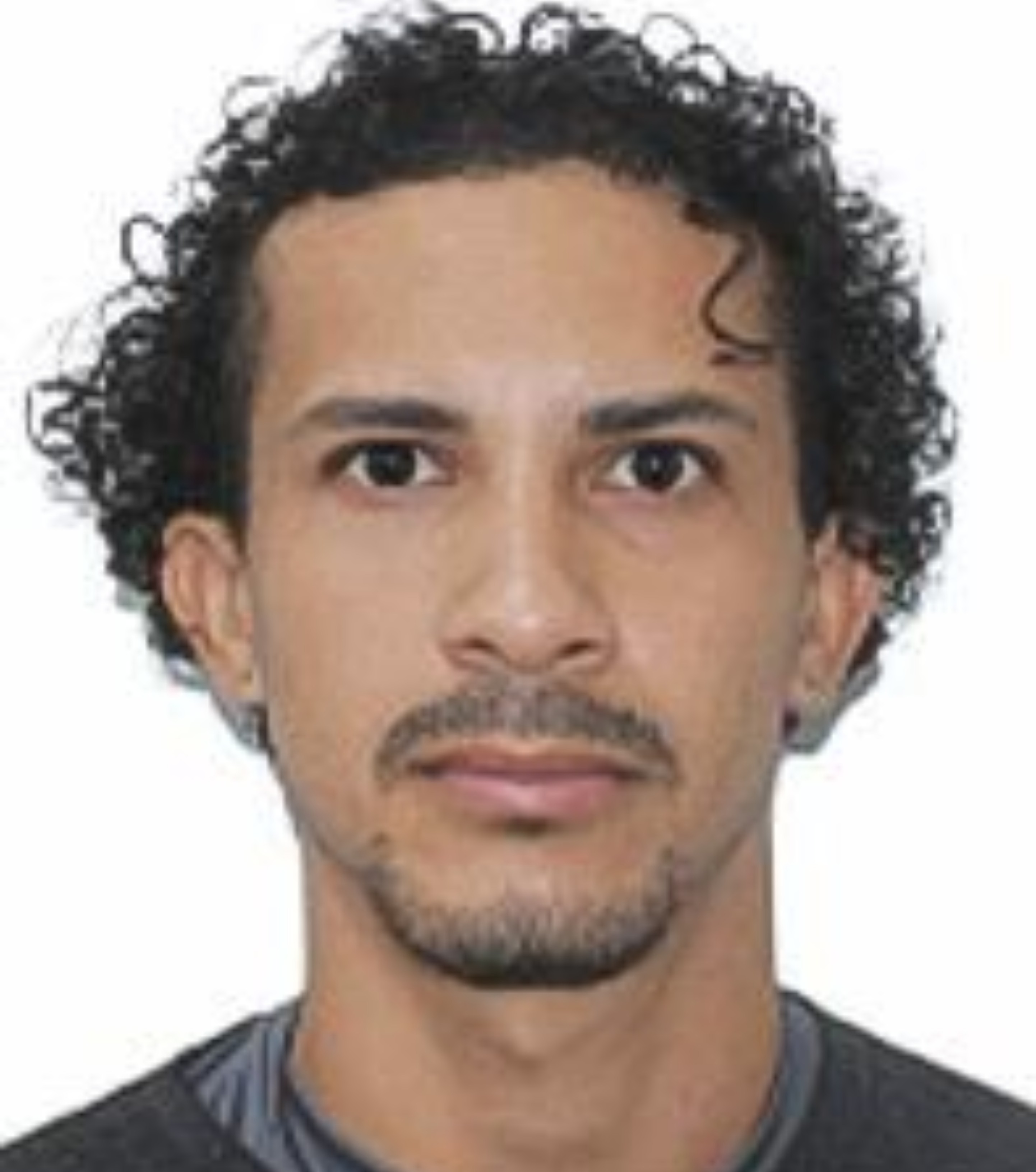 PF divulga foto de acusado de abuso sexual infantil pela internet para identificar novas vítimas