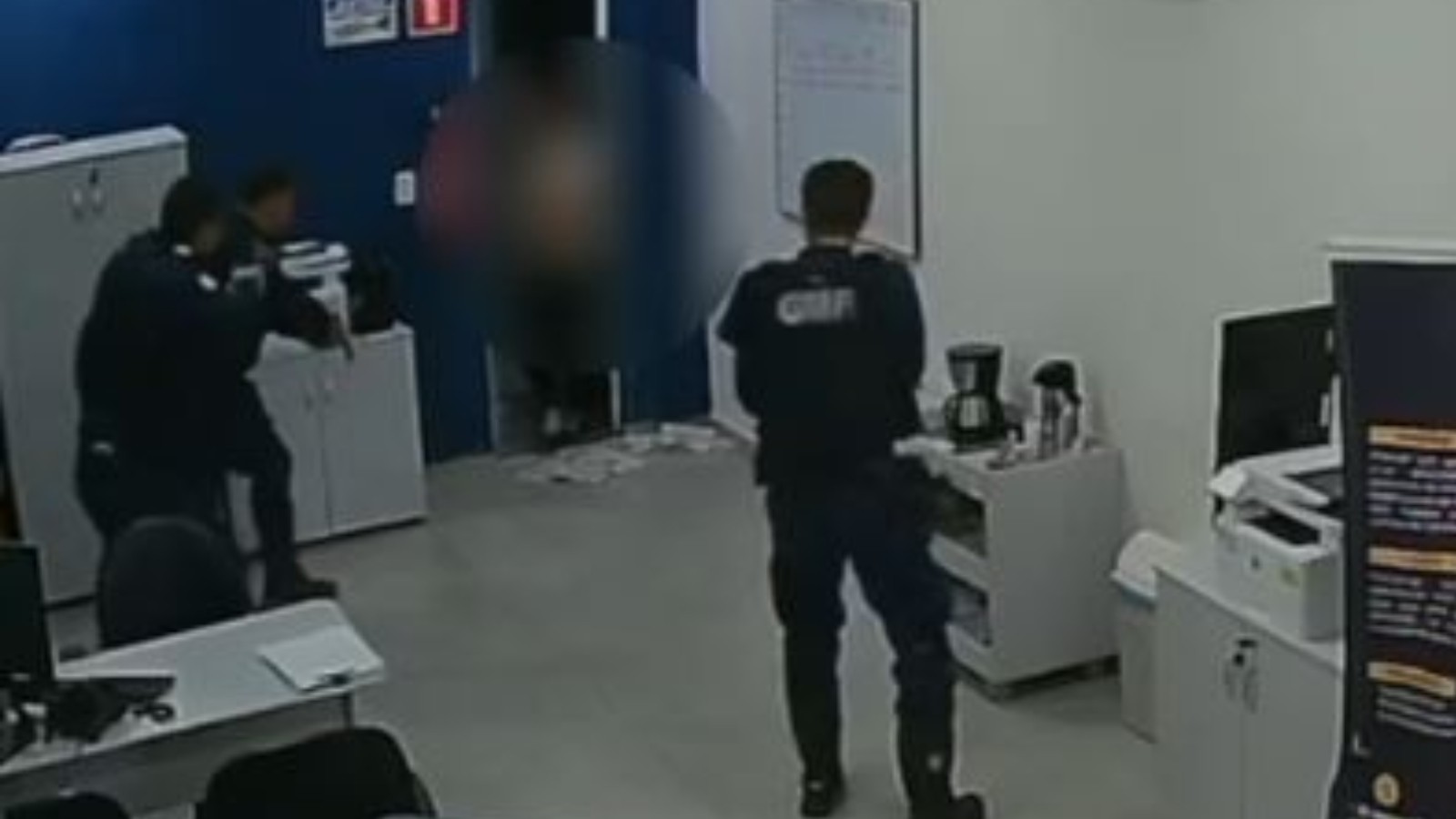 Mulher feita refém em escritório em Fortaleza é resgatada pela Guarda Municipal; vídeo