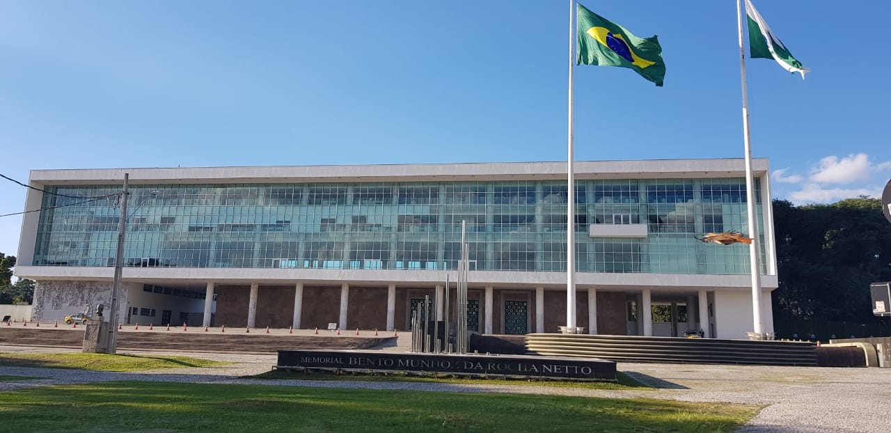 Candidatos ao governo do Paraná se reúnem com lideranças empresariais e políticas