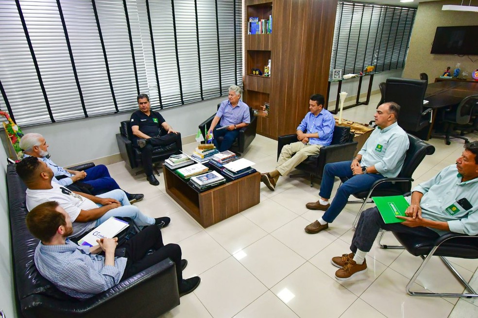 A criação da linha de crédito para os camelôs foi definido após uma reunião nesta terça-feira (23). — Foto: Davi Valle/ Assessoria
