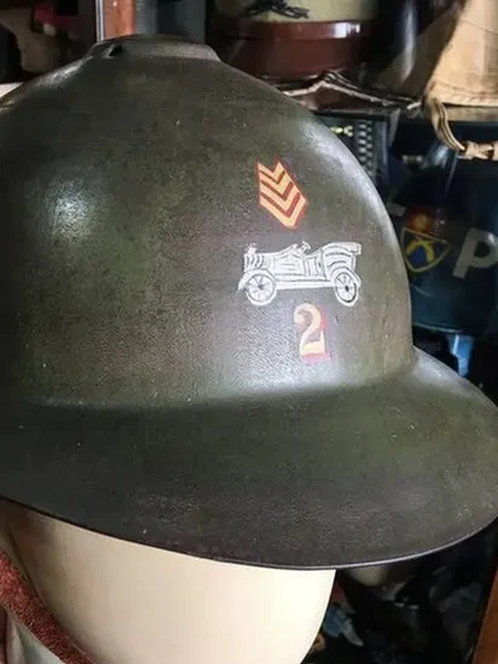 Capacete usado por soldados paulistas durante Revolução de 1932 — Foto: ACERVO RICARDO DELLA ROSA