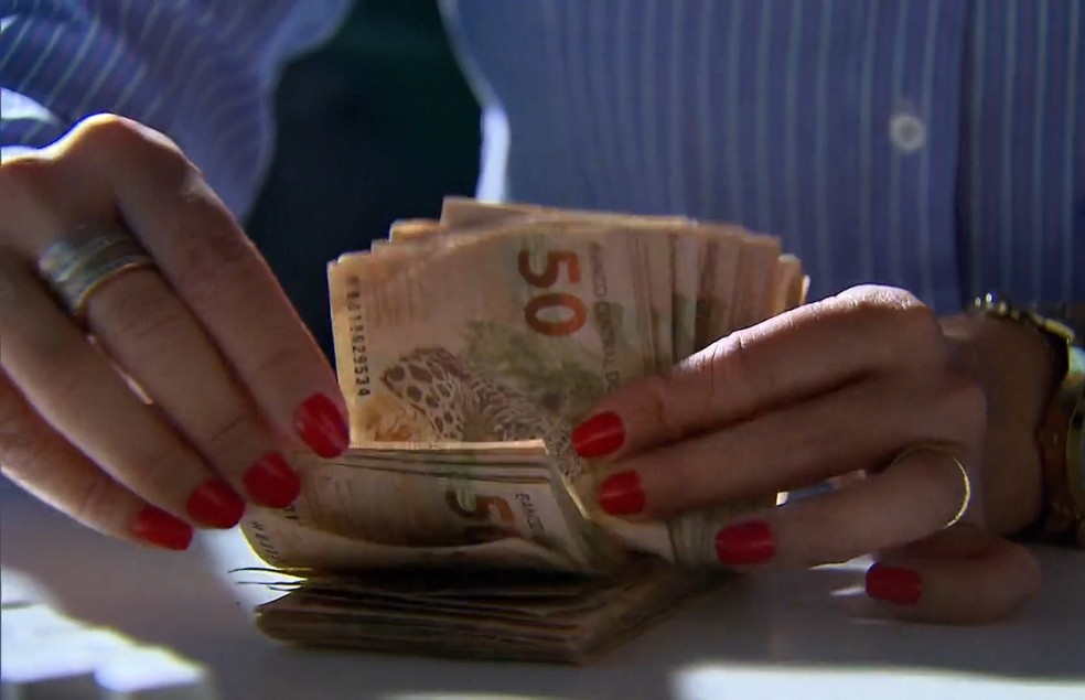 Ministra do Planejamento, Simone Tebet, afirmou que o núcleo econômico do governo levaria ao Legislativo, após o período eleitoral, propostas para conter as despesas — Foto: Jornal Nacional/Reprodução
