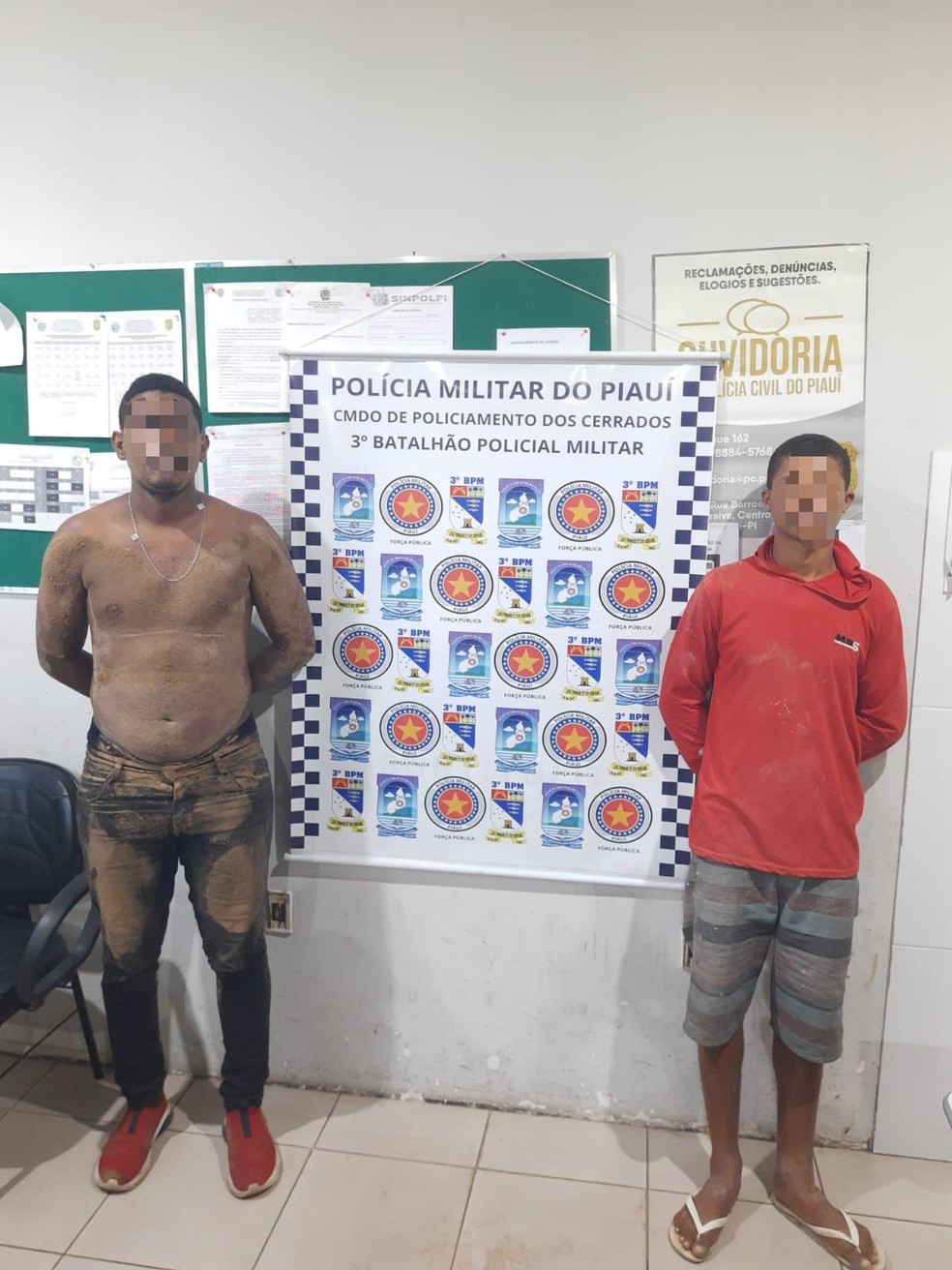 Dois homens são presos suspeitos de assalto à escritório no Sul do Piauí; polícia apreende armas, munições e quase R$ 12 mil em espécie — Foto: Reprodução